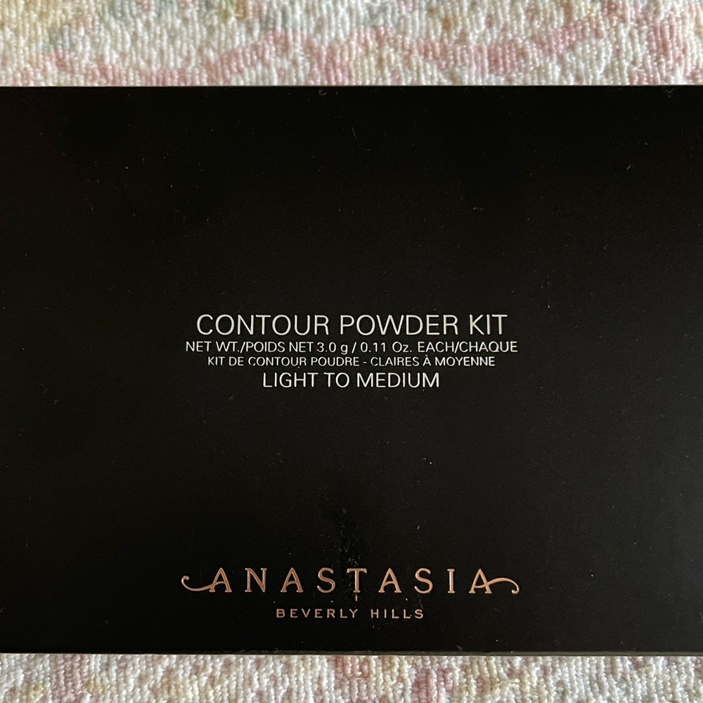 Anastasia Beverly Hills contour powder kit light to medium